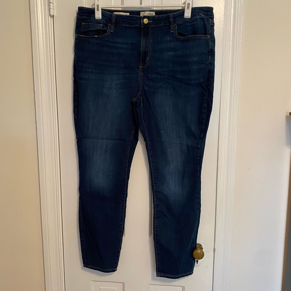 Mid rise skinny jeans